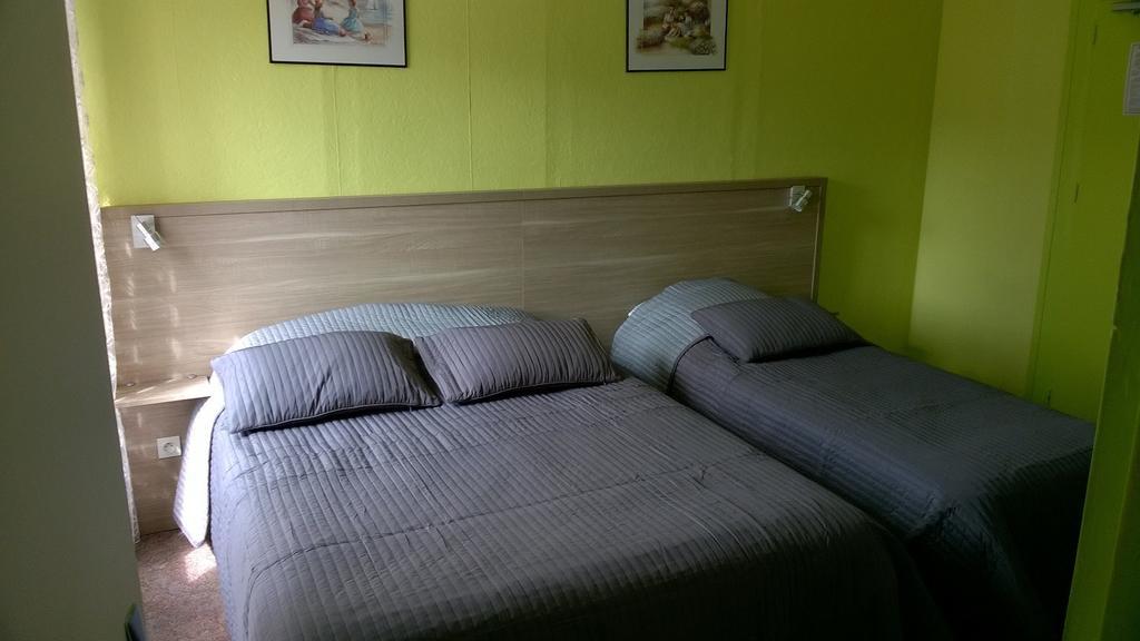 Hotel Des Voyageurs Vorey Room photo